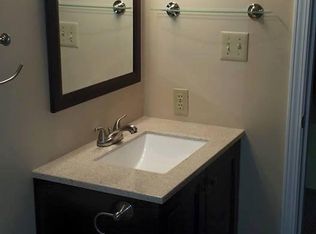 1135 Rosewood Dr NE, Warren, OH