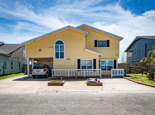 205 Bayview Dr, Aransas Pass, TX 78336