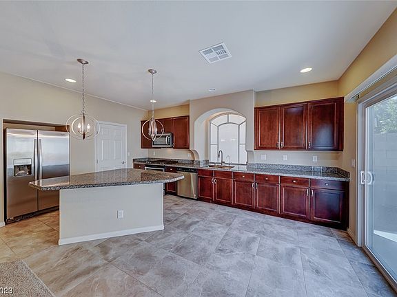 5th image of 10667 Parthenon St