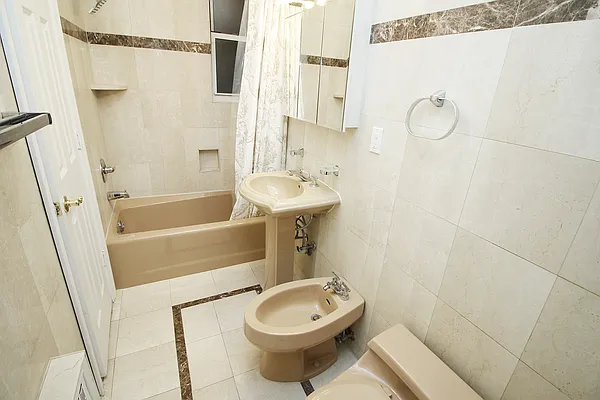 Rented by Modern Spaces | media 22