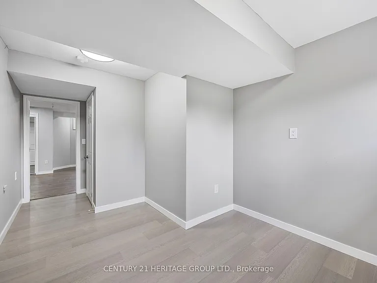 51 Burbank Cir #BASEMENT — Photo 24