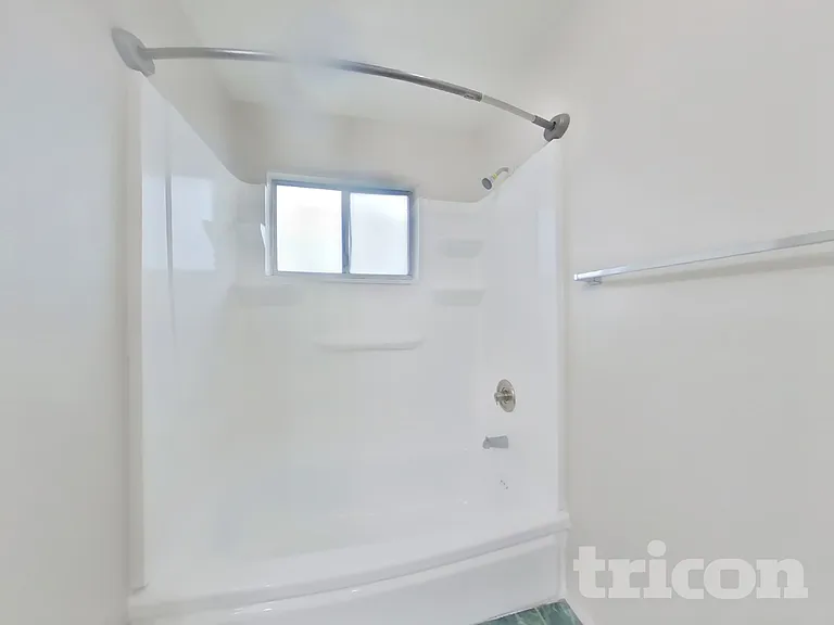 304 Robert St — Photo 11