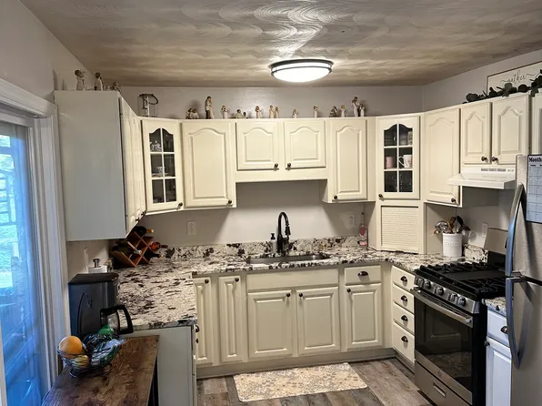 103 E Briarcliff Dr, Landrum, SC 29356