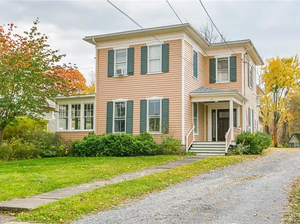 19 Booth St, Shortsville, NY 14548