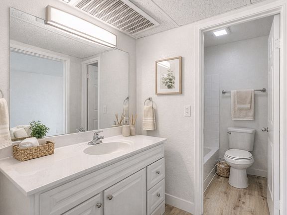 5th image of 1400 Fulton Ave #80