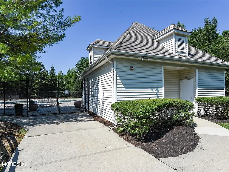 150 Nathan Dr — Photo 41