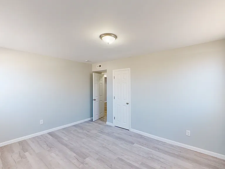 910 Gateway Blvd — Photo 25