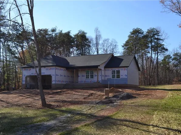 116 Hickory Rd, Stoneville, NC 27048
