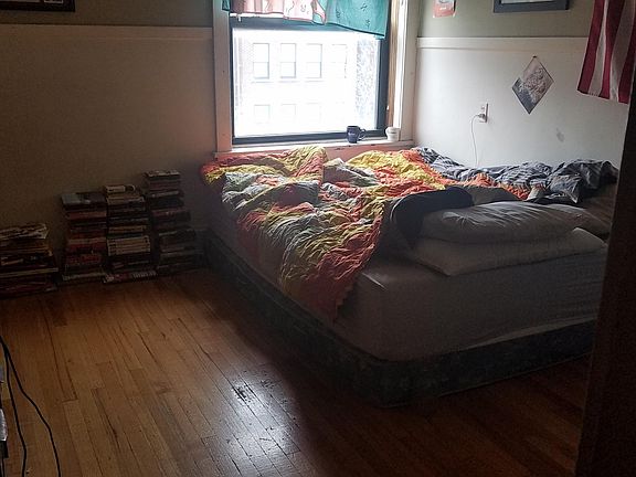 2nd image of 2302 W Chicago Ave