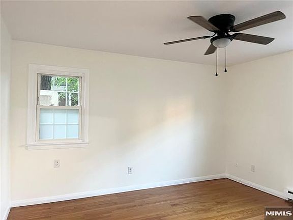 5th image of 297 Union Ave #4