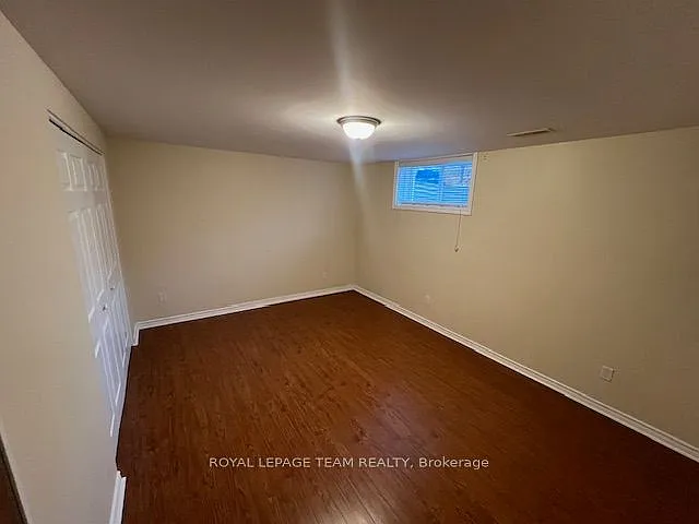 685 Everlasting Cres #B — Photo 10