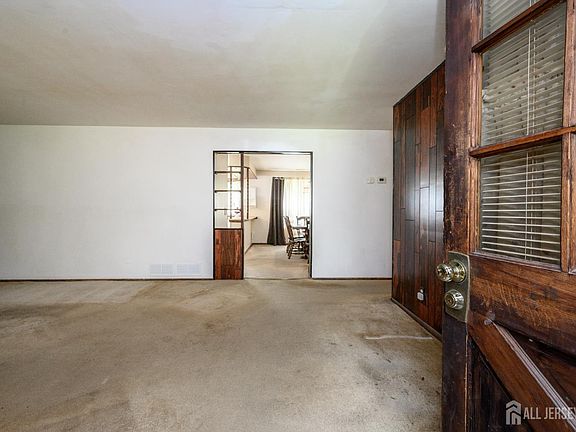 4th image of 839 Bowman Rd