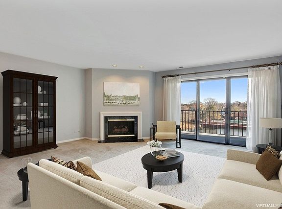3rd image of 3 The Court Of Harborside APT 302