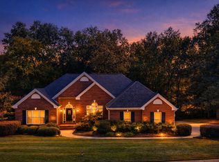 201 E Tennant Cir, Chickamauga, GA