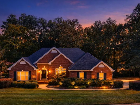 201 E Tennant Cir, Chickamauga, GA 30707