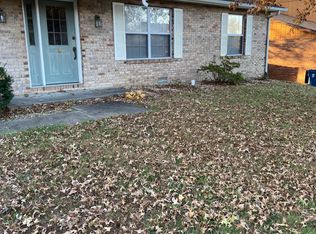 12 Twin Oaks Dr, Shiloh, IL