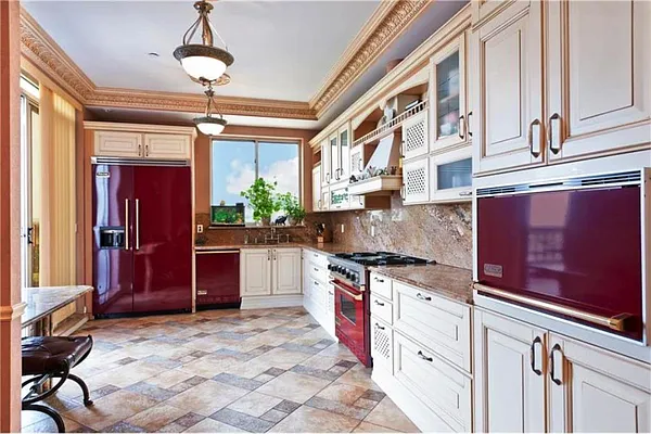 Sold by City Express Realty LLC | media 4