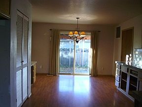 3rd image of 809 Cultus Mountain Dr