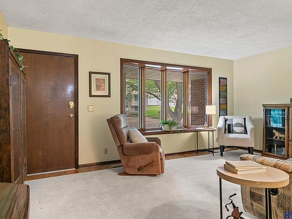 4th image of 4001 Bel Ridge Dr