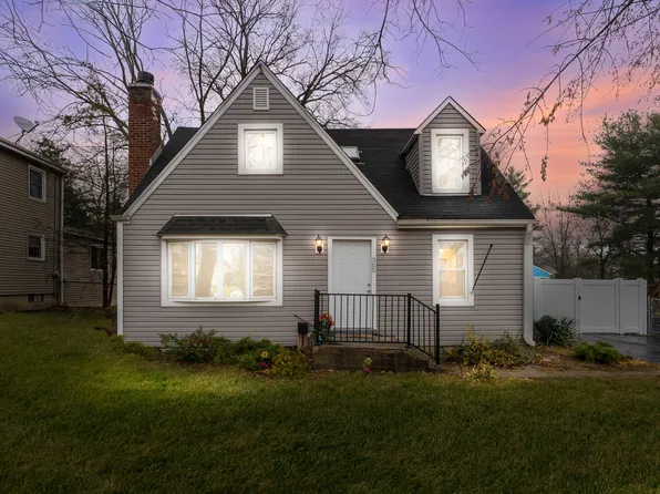305 N Grace St, Lombard, IL 60148
