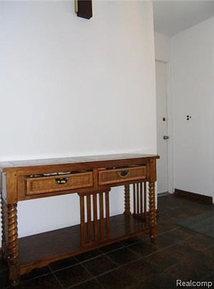 4th image of 44159 Fair Oaks Dr