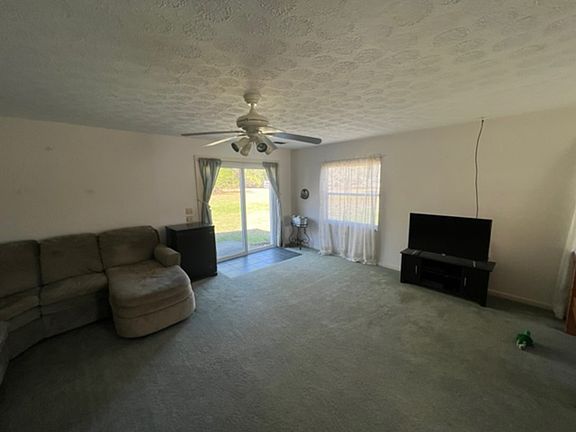 3rd image of 3336 Oak Leaf Ln