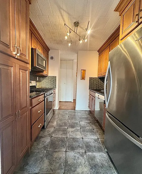 9060 Palisade Ave #811 — Photo 6