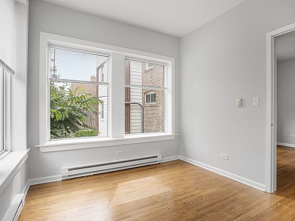 4th image of 1456-1460 W Fargo Ave #1456-301