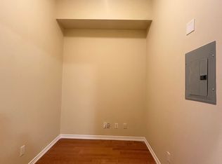 8 Maison Parc Ct #118, Vaughan, ON L4J 9K5