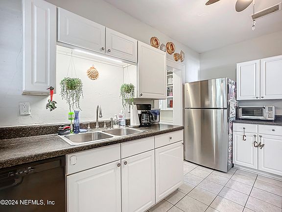 2nd image of 4325 MARQUETTE Avenue