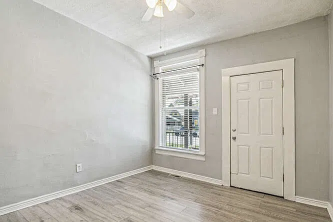 2 bed, 696 sqft, $1,450 — Photo 2