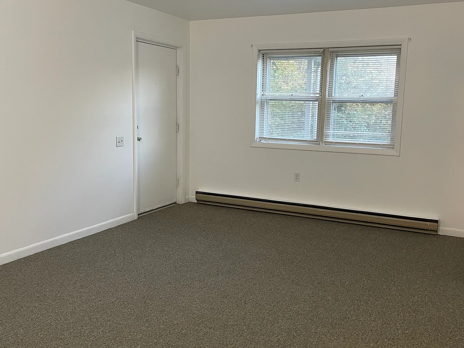 2 bed, 980 sqft, $1,300 — Photo 2