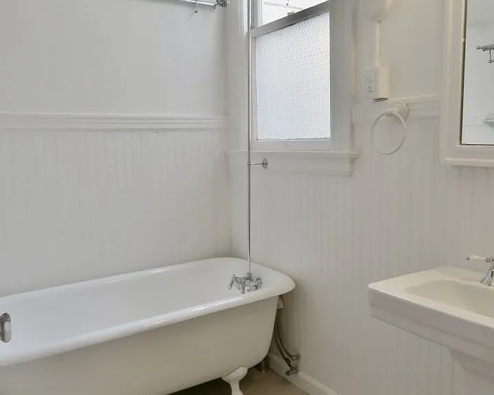 819 Ashbury St — Photo 10