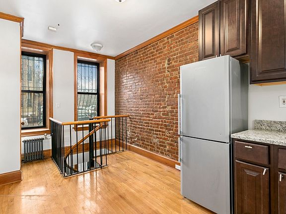 2nd image of 439 16th St APT 1LF
