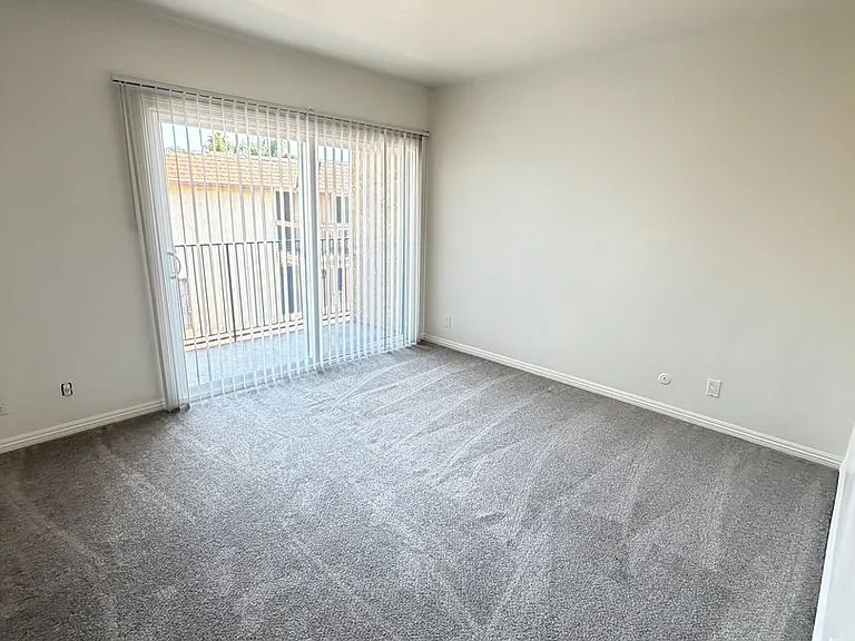 7525 Pacific Ave — Photo 13