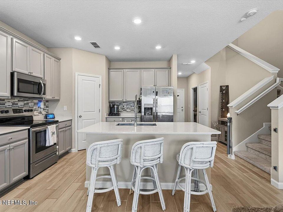 1st image of 185 APPLETON Court