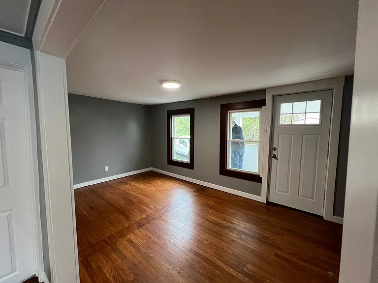 135 Annetta St — Photo 16