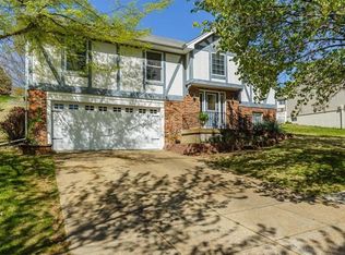 5615 Winter Garden Ct, Saint Louis, MO 63129
