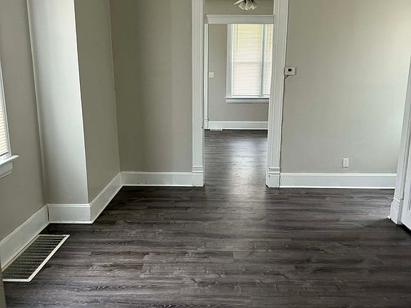 5th image of 613 Saint Clair Ave