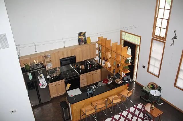 2 bed, 2550 sqft, $2,550 — Photo 3