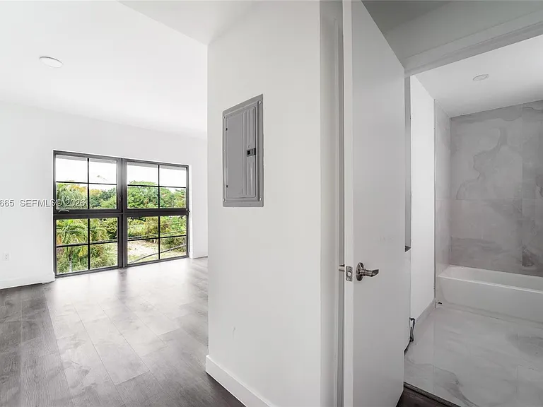 1165 NW 8th Ave #101 — Photo 7