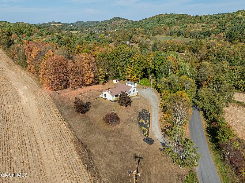3rd image of 393 Spraguetown Road
