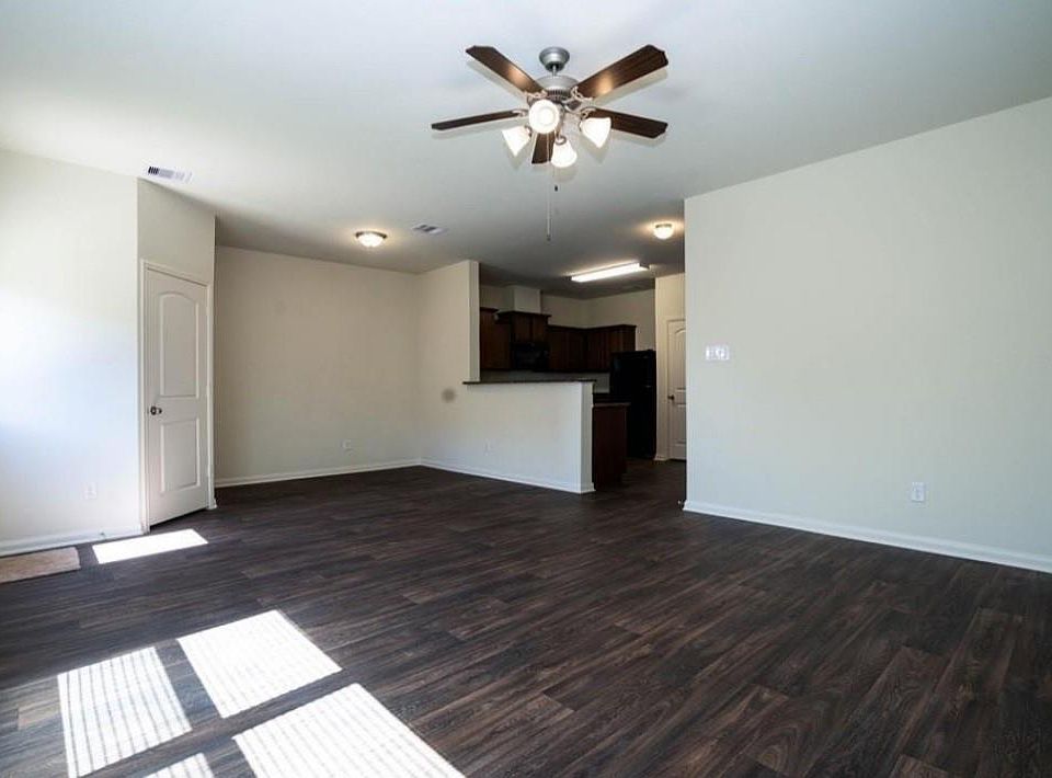 1st image of 212 Autumn Berry Ln