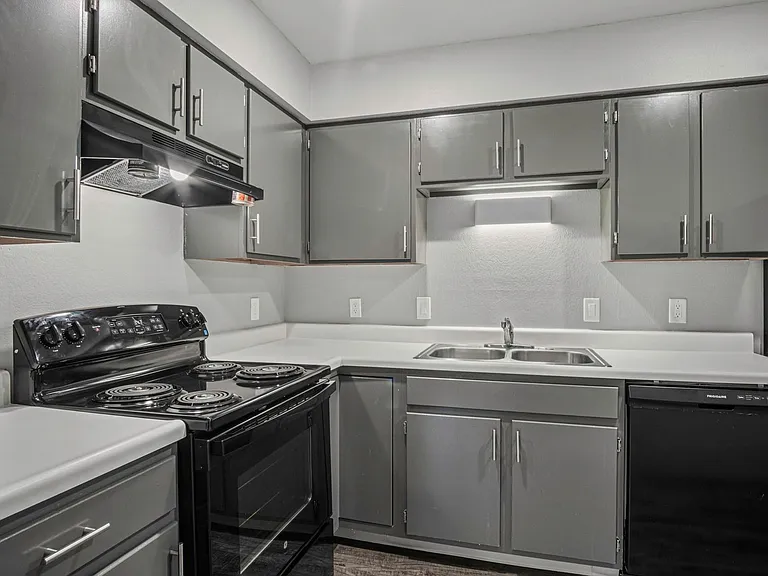 Peachtree Place — Photo 11