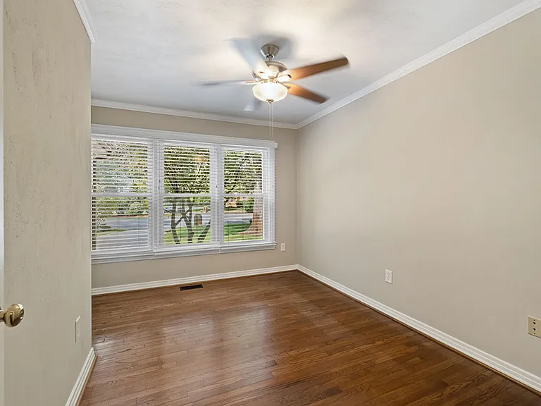 501 Asbury Ct — Photo 23