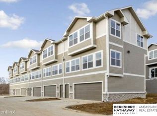 20862 T Plz, Elkhorn, NE 68022