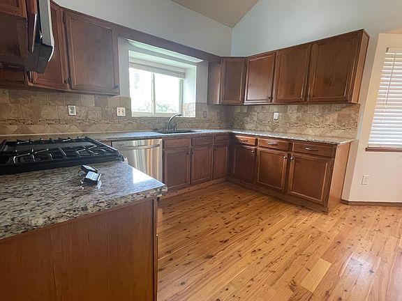 3rd image of 7870 Conifer Dr
