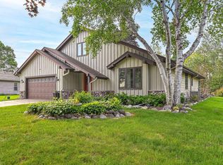 7701 W Coventry Dr, Franklin, WI 53132