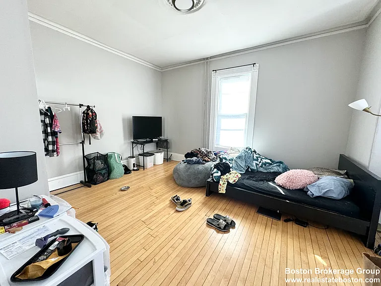 28 Sumner St — Photo 3