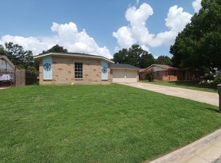 6975 Cox Ln, North Richland Hills, TX 76182